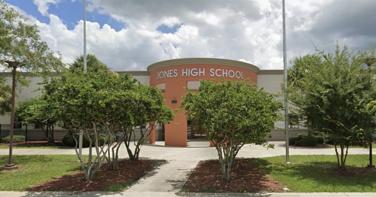 Shooting at Florida High School Football Game Leaves 1 Dead NTD