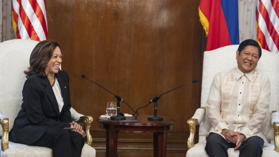 Harris Affirms 'Unwavering' US Defense Commitment to Philippines