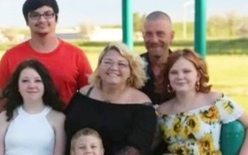 Stranger Wakes up 4 Siblings, Saves Them From Iowa House Blaze