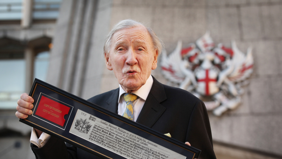 Leslie Phillips, ‘Carry On’ Star, Voice of Sorting Hat, Dies
