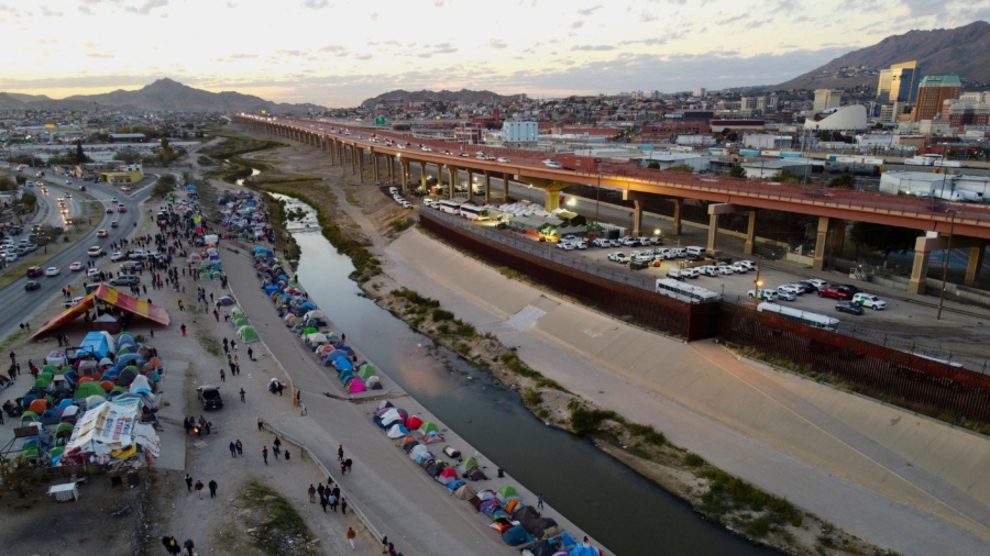 Mexican Police Dismantle Migrant Camp Near US Border