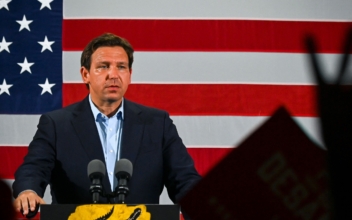 DeSantis and Lake Hold Rallies in Final Push Before Midterms