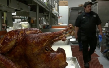 ‘More Crunch, More Flavor’: Deep-Frying Thanksgiving Turkey With a Texas Chef