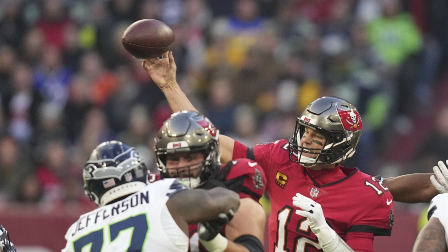 Brady, Bucs Beat Seahawks 21–16 in Historic Germany Game