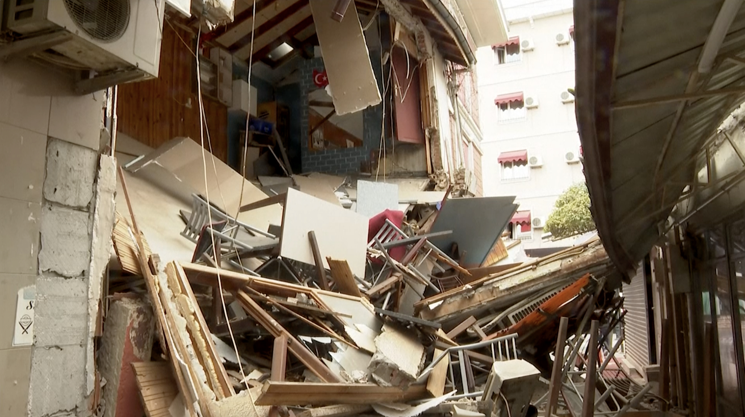 Magnitude 5.9 Earthquake Hits Northwest Turkey, Dozens Injured