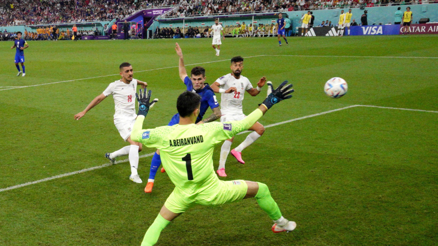 US Beats Iran to Advance to Last 16 at World Cup