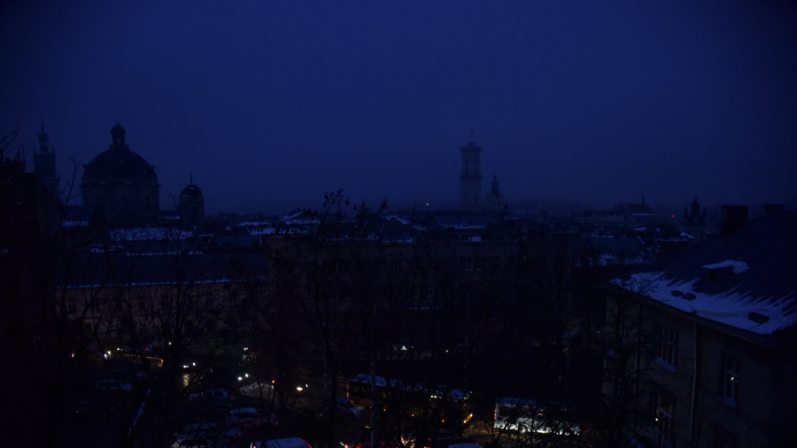 Freezing Ukraine Gradually Restores Power After Russian Strikes on Grid