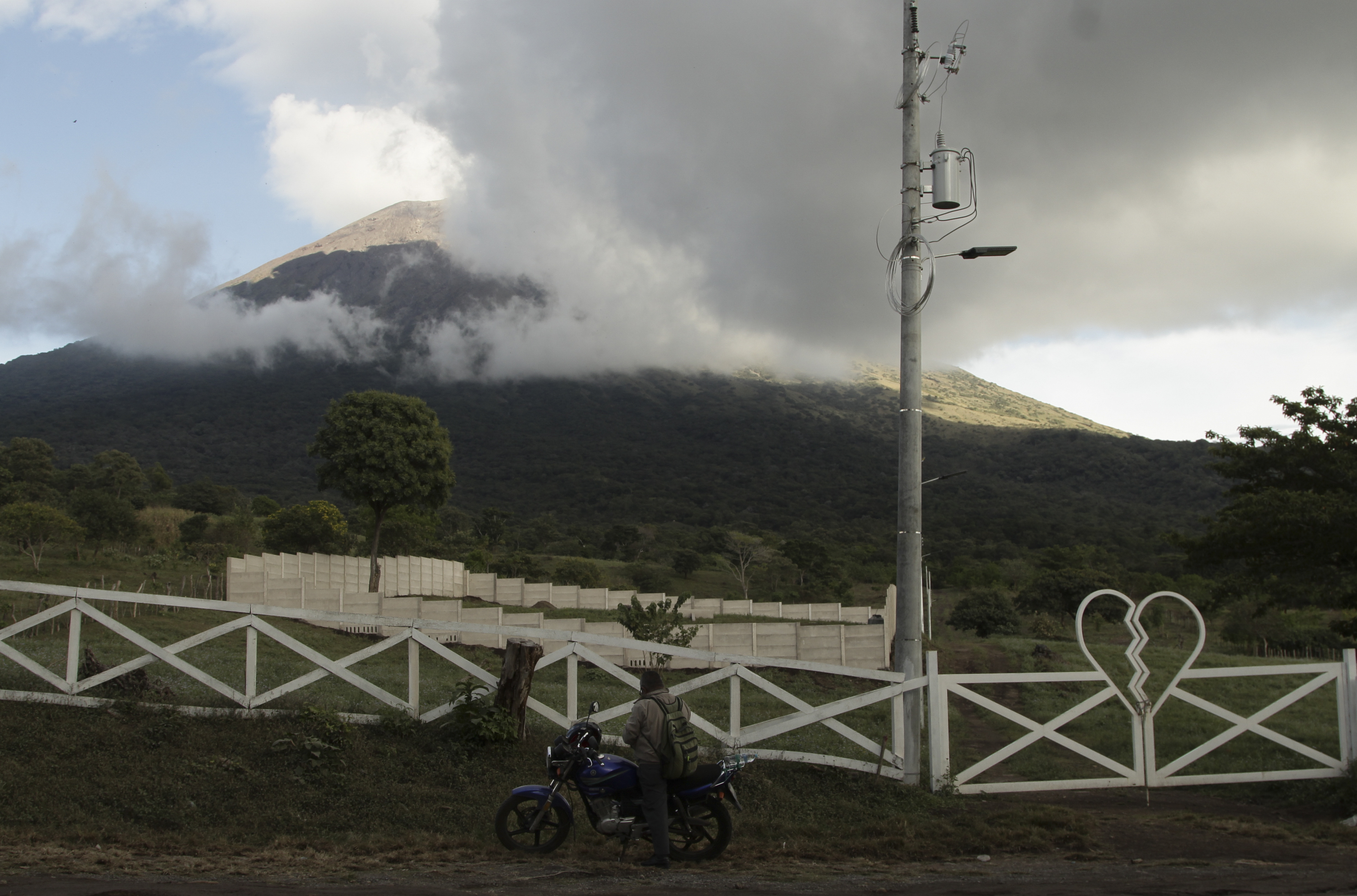 Volcano Begins to Erupt in Eastern El Salvador