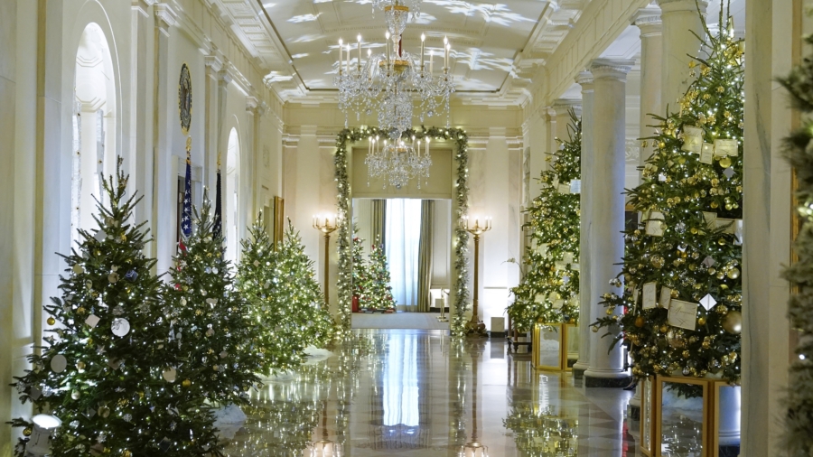 First Lady Unveils ‘We the People’ White House Holiday Decorations