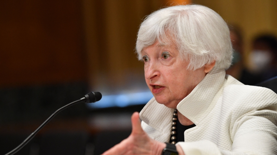 Yellen Pitches 'Friendshoring' to Protect Supply Chains From 'Risky' Countries Like China