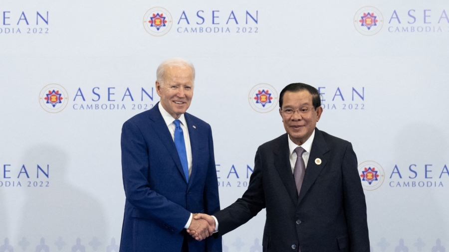 Biden Lands in Cambodia to Push US Engagement in Indo-Pacific