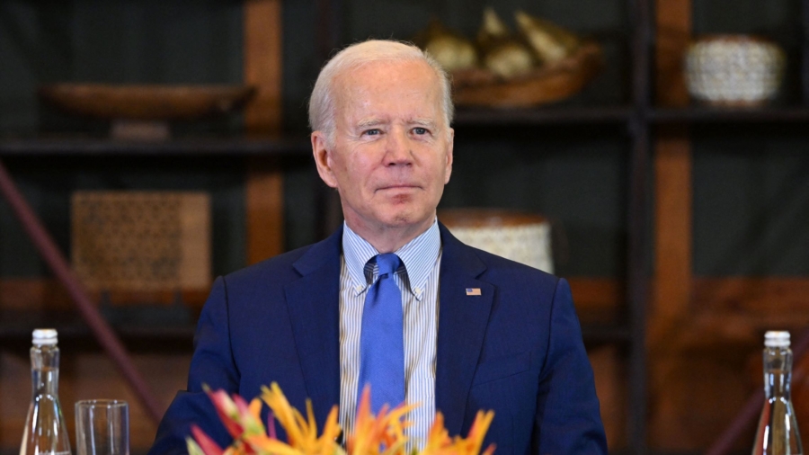 Judge Blocks Biden Admin From Using Title 42 to Expel Illegal Immigrants, Rules Policy Unlawful
