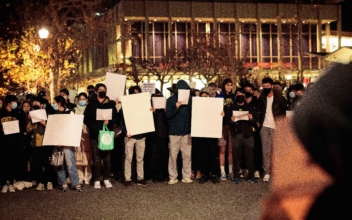 Washington Students Protest Against China’s COVID-19 Lockdowns