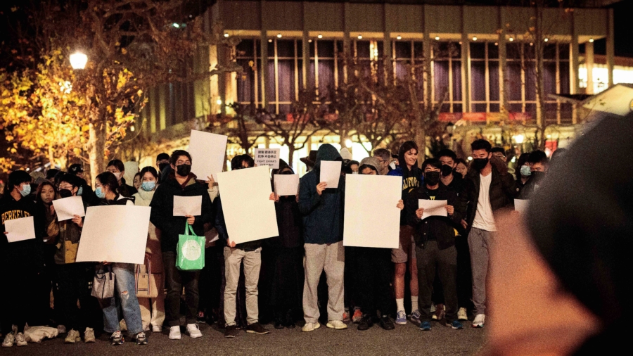 Protest Against China’s COVID Lockdowns in New York City, Urumqi Fire Victims Mourned