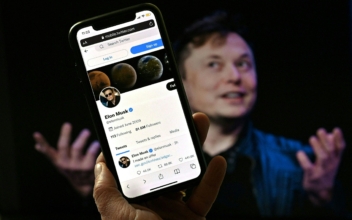Musk Auctioning Off Wares at Twitter Headquarters