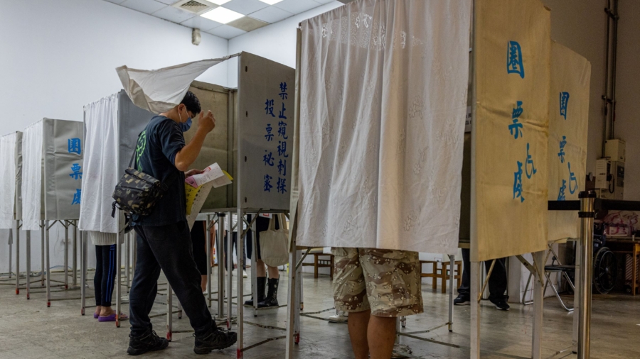 Taiwan Voters Cast Ballots in Local Elections Framed as Battle Against China