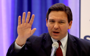 DeSantis: Stop CCP Influence; Russian Exodus; Boeing to Pay $200 Million Settlement to Settle Civil Charges | NTD Good Morning
