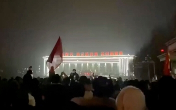 Huge Protests Erupt in China&#8217;s Xinjiang Over Strict Zero-COVID Curbs