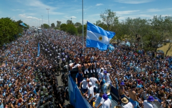 Millions Flood Buenos Aires as Argentina Soccer Team Airlifted in Choppers