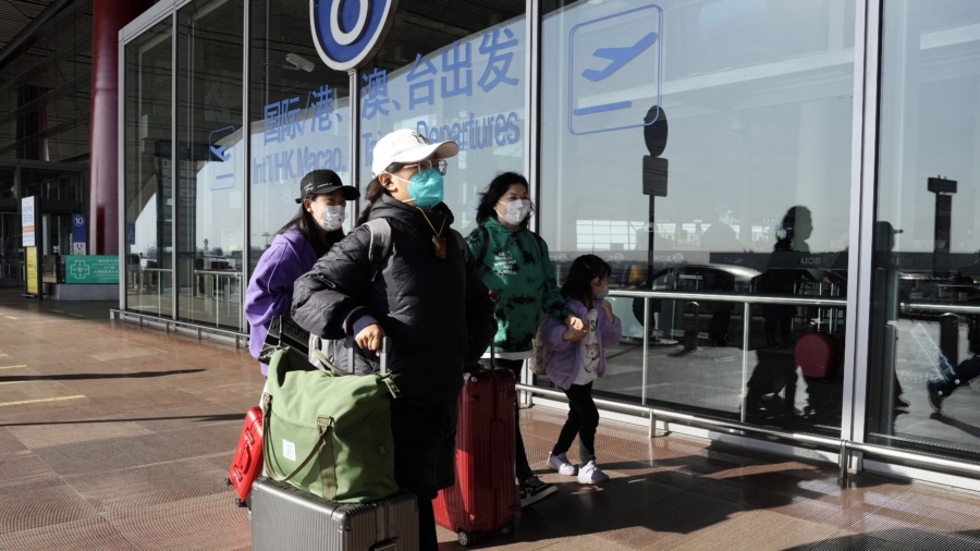 US to Impose Mandatory COVID Tests for Travelers From China