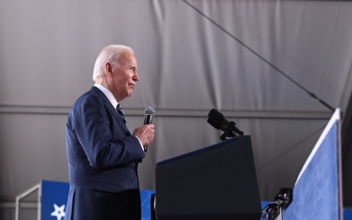 &#8216;American Manufacturing Is Back&#8217;: Biden Welcomes Planned New Semiconductor Plant in Arizona