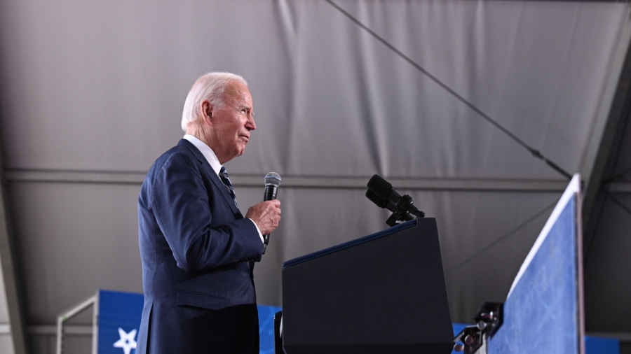 'American Manufacturing Is Back': Biden Welcomes Planned New Semiconductor Plant in Arizona