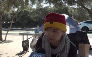 Chinese Activist Holds Hunger Strike at Apple