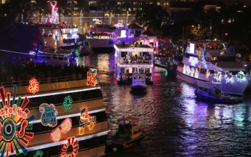 Balmy Florida Christmas Season Features Winterfest Boat Parade