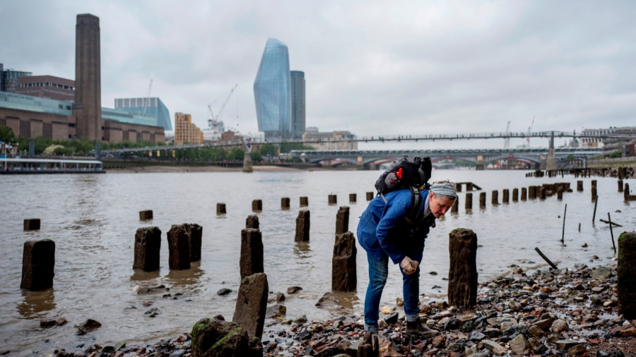 Mudlarks Scour the River Thames for Artifacts