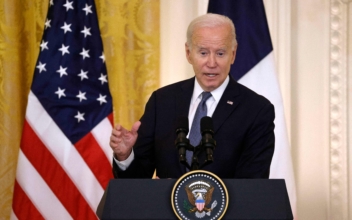 Biden Admits &#8216;Glitches&#8217; in Inflation Reduction Act After Meeting With French President Macron