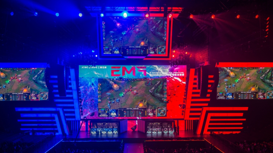 Elderly Taiwanese Team Competes in E-Sports