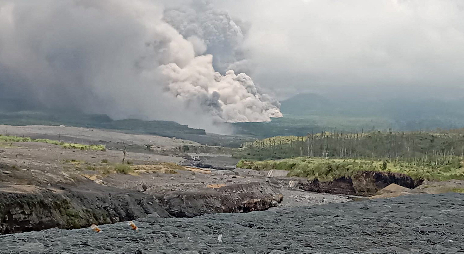 Thousands on Alert in Indonesia’s Java After Mt. Semeru Eruption