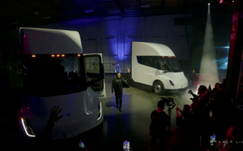 Tesla Unveils New Heavy-Duty Semi Trucks