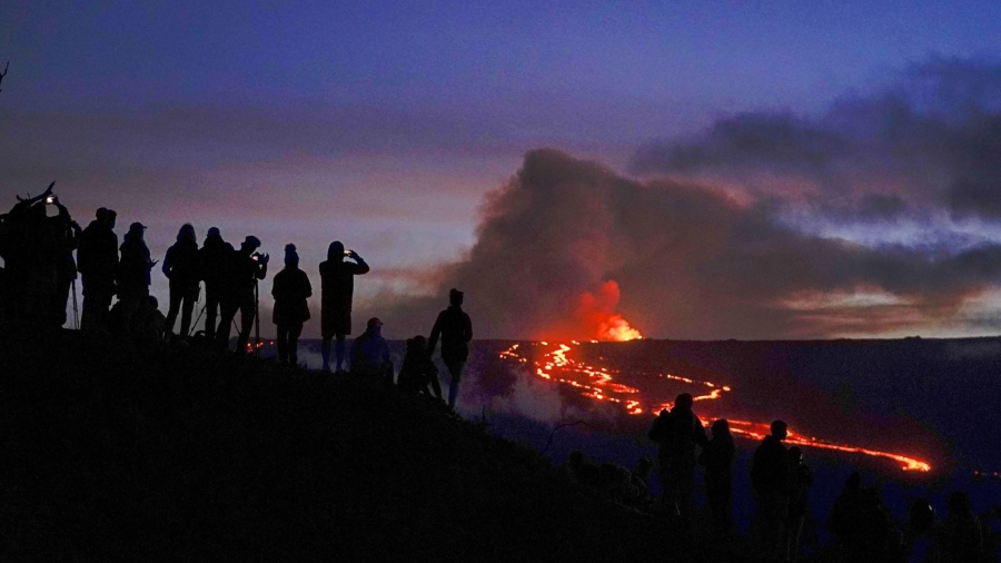 Scientists Say Eruption of Hawaii Volcano Continues to Ease