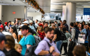 US Flight Cancellations on Christmas Day Top 3,100