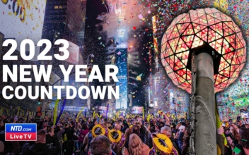 Thousands Celebrate New Year’s Eve in Times Square
