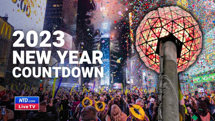 Thousands Celebrate New Year’s Eve in Times Square