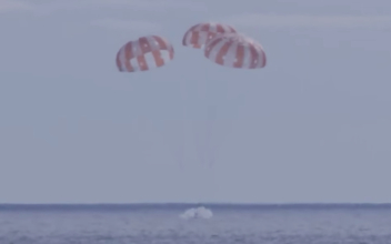NASA’s Orion Capsule Returns to Earth, Capping Artemis I Flight Around Moon