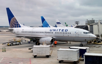 5 Injured After ‘Severe Turbulence’ on United Airlines Flight Into Houston