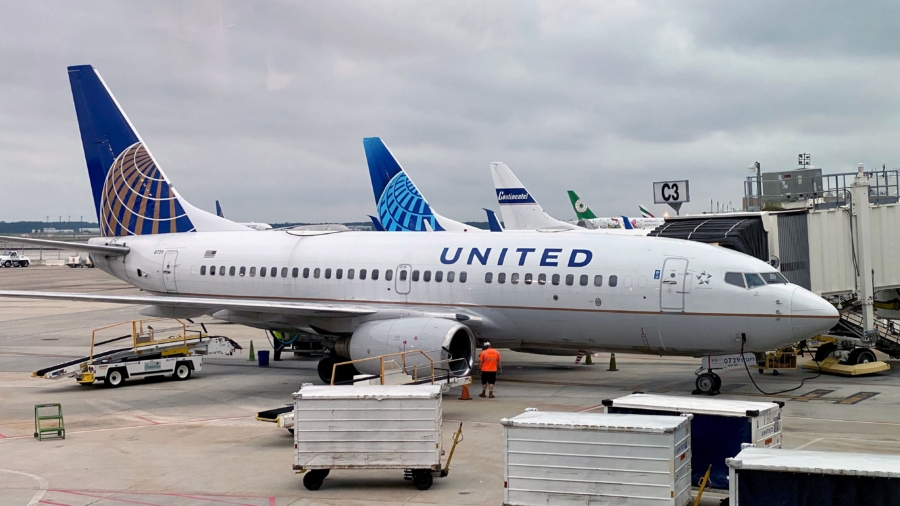 5 Injured After ‘Severe Turbulence’ on United Airlines Flight Into Houston
