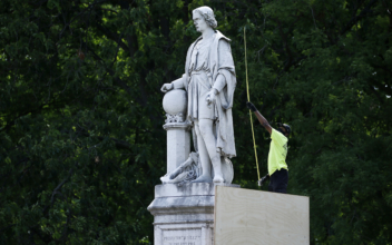 Philadelphia Removes Box Covering Christopher Columbus Statue After Court Ruling