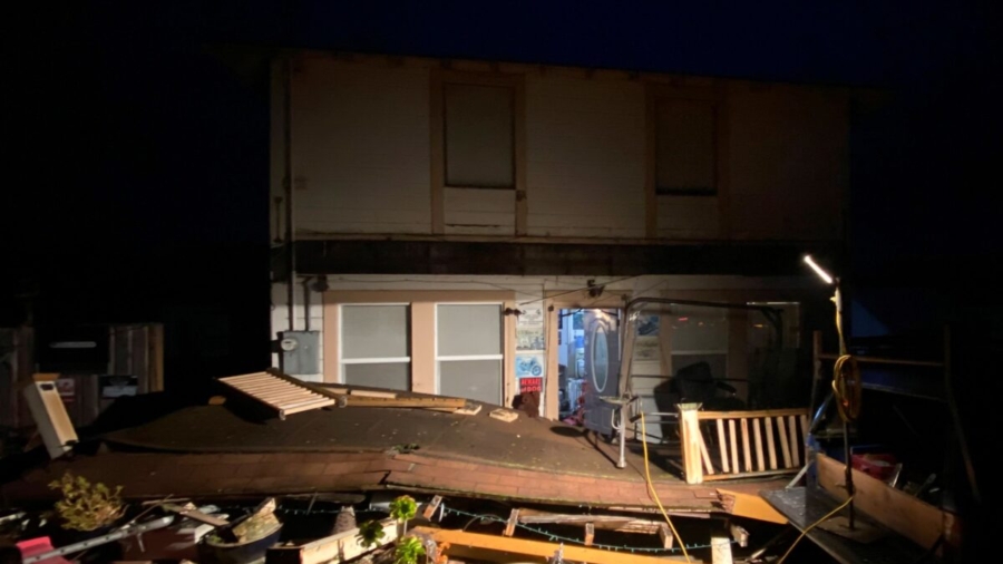 Small California Town Begins Cleanup Amid Quake Response