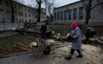 Russia Intensifies Attacks on Kherson in Ukraine’s South, Bakhmut in East