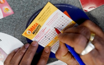 Mega Millions Hits $565 Millions but Prize Isn’t Even in the Top 10