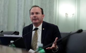 Government Funding Bill Stalled by Sen. Mike Lee’s Fight to Keep Title 42 in Place