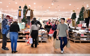 Retail Sales Drop at Start of Key Holiday Shopping Season