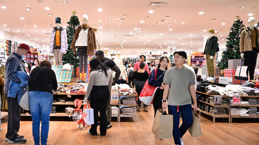 Strong Discretionary Spending Lifts US Retail Sales in September