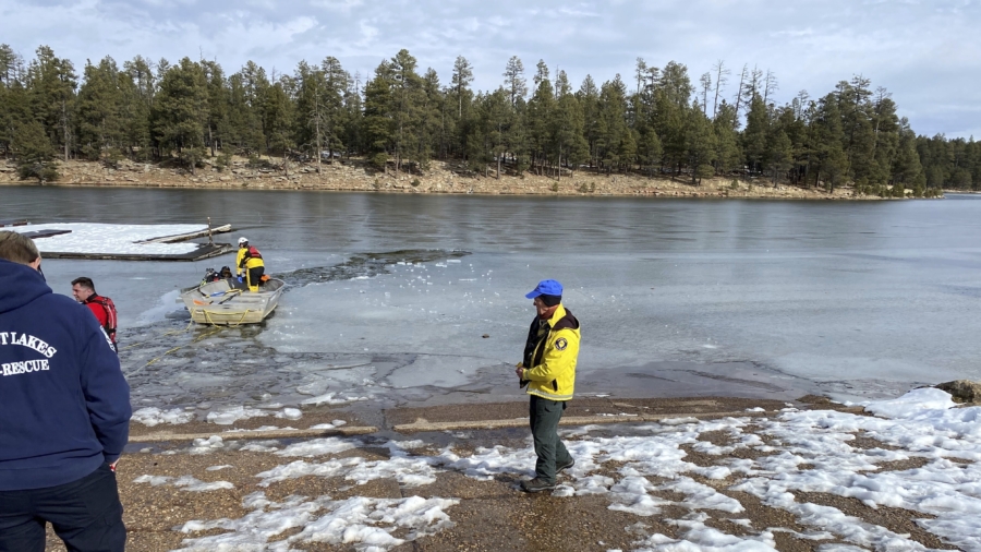 3 Dead After Falling Through Ice in Arizona Lake