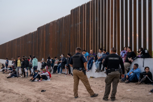 Over 900 Percent Spike in Chinese Migrants at US Border | NTD