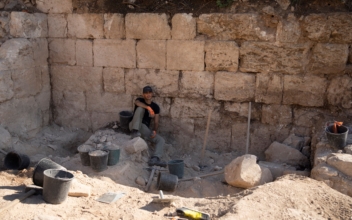 Israeli Archaeologists Excavating ‘Jesus Midwife’ Tomb